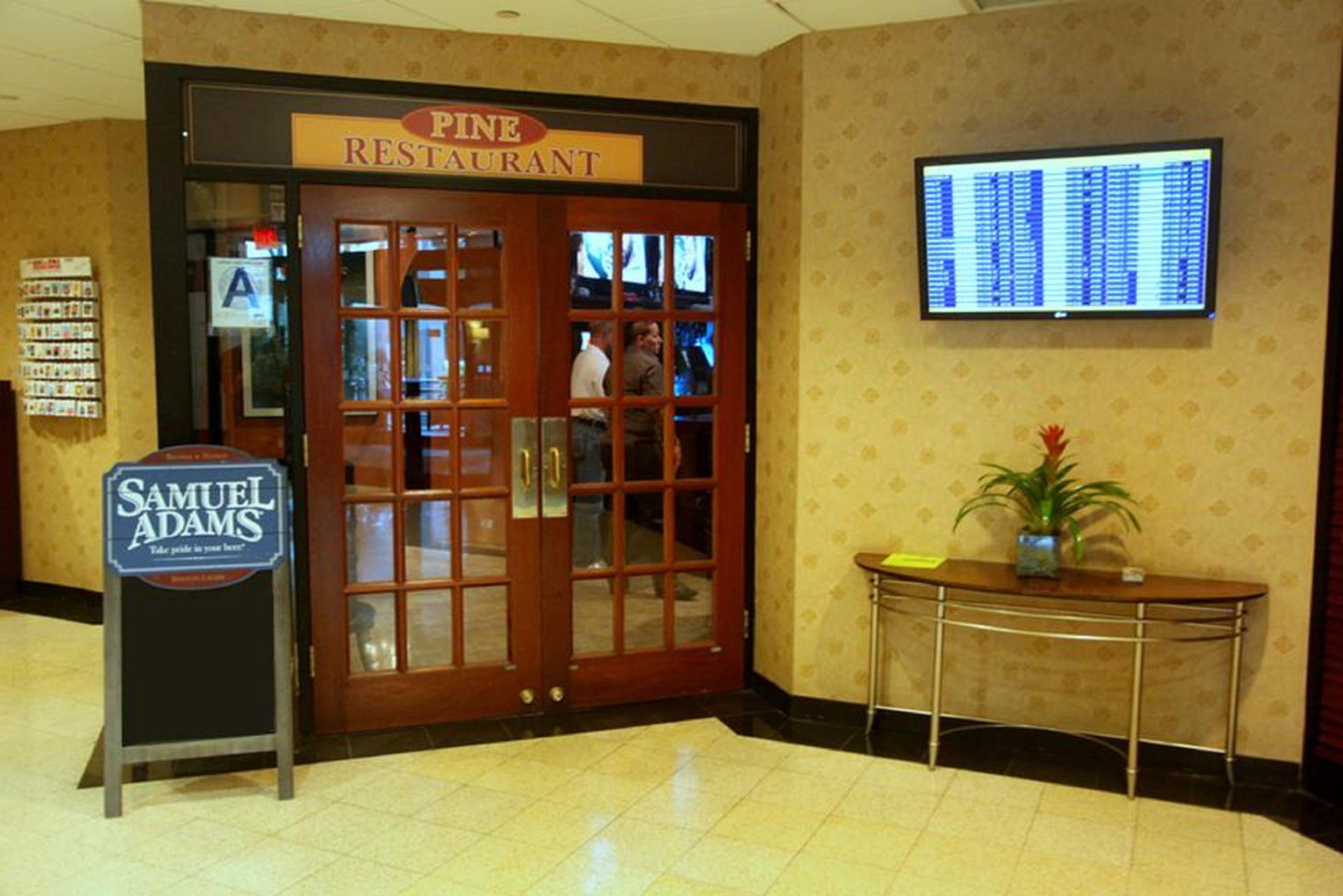 The Laguardia Hotel New York Exterior photo
